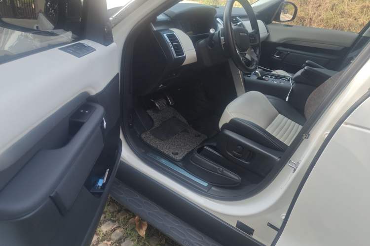 Used Land Rover Discovery 2021 360 PS R-Dynamic S