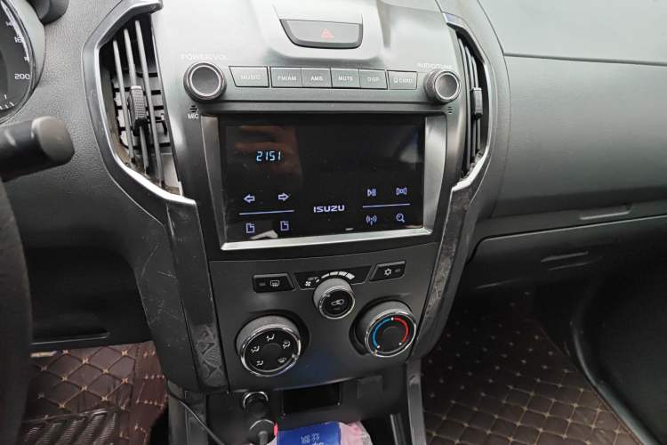 Used Isuzu TAGA 2018 3.0T Four-Wheel Drive Luxury Edition