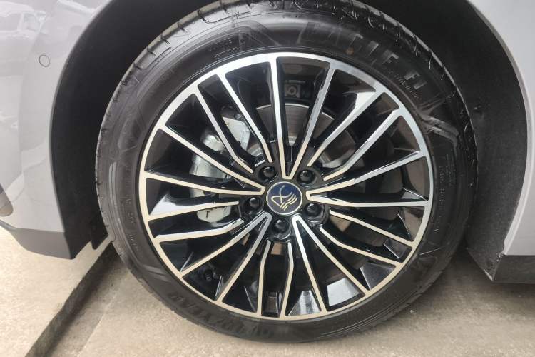 Used BYD Han 2025 DM-i Intelligent Driving Edition 125KM LiDAR Flagship Model
