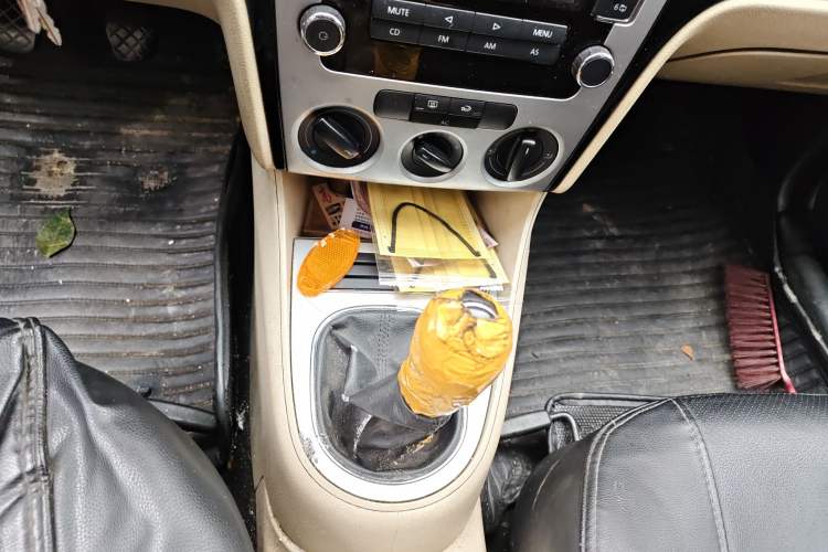 Used Volkswagen Lavida 2013 Classic 1.6L Manual Fashion Edition
