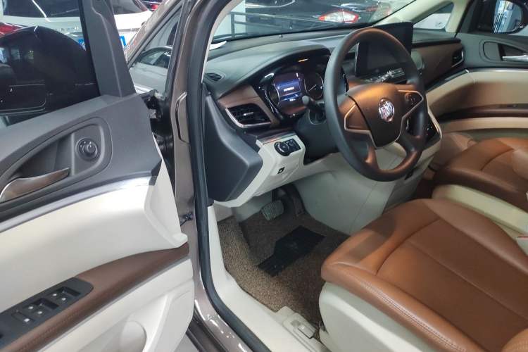 Used Buick GL8 2021 Land Cruiser Executive Class 652T Comfort Model
