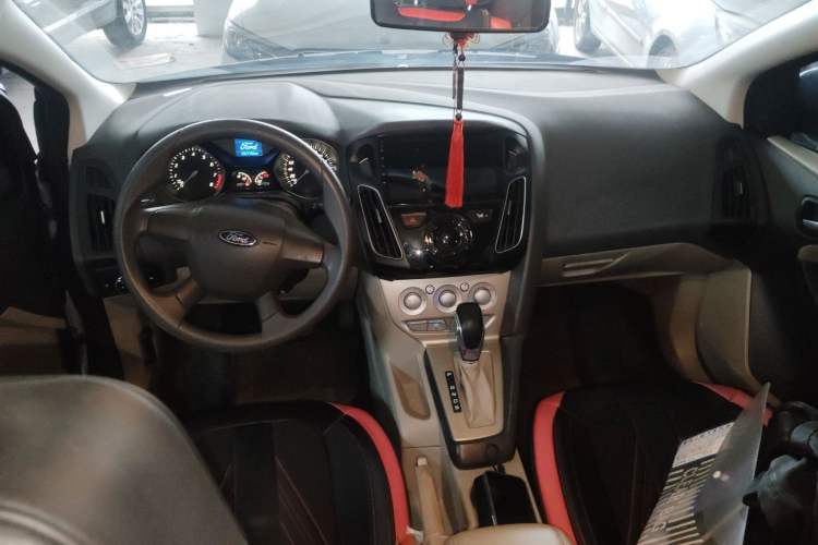 Used Ford Focus 2012 Sedan 1.6L Automatic Comfort Model Center Console