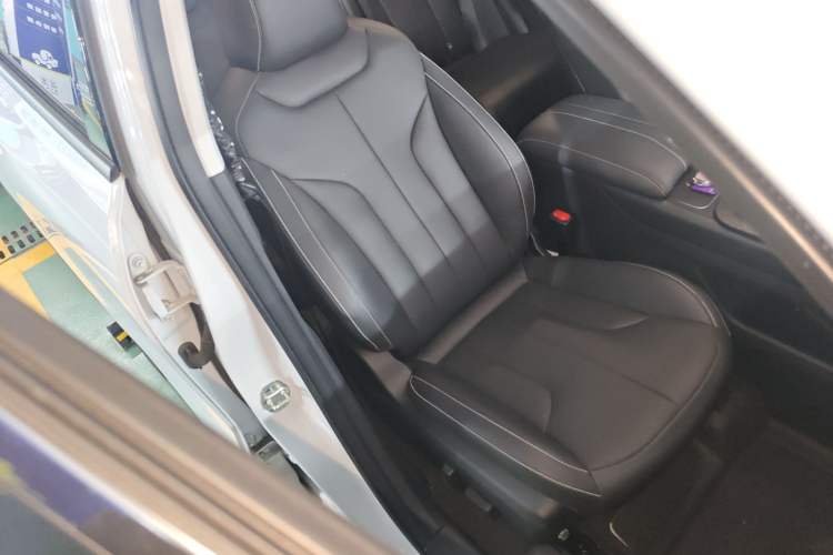 Used Venucia V DD-i 2023 110km iT Version
