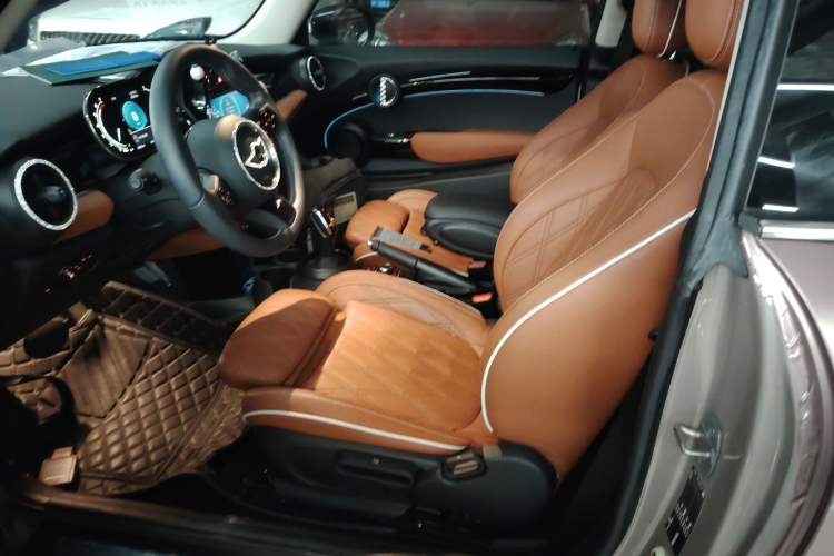 Used MINI MINI 2022 Updated 1.5T COOPER Artist
