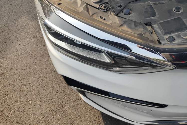 Used BAIC Beijing EU5 2018 R550 Smart Trend Edition Right Front Headlight