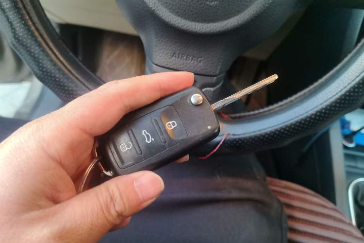 Used Volkswagen Sagitar 2012 1.6L Manual Comfort Model Vehicle Key