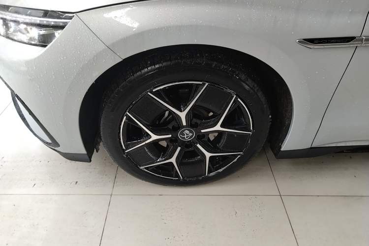 Used BYD Han 2024 EV Glory Edition 605KM Front-Wheel-Drive Premium Model