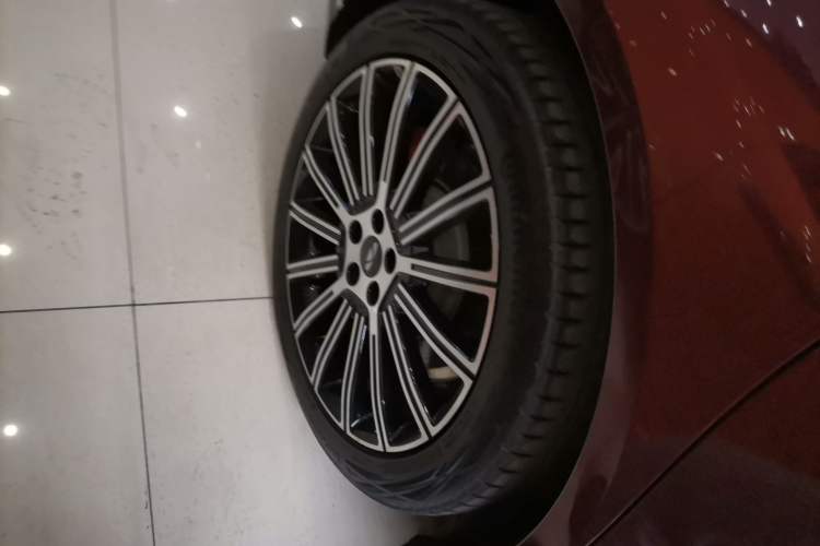 Used Chery Fulwin A9L 2025 Model, Four-Wheel Drive High-Energy Peak Edition