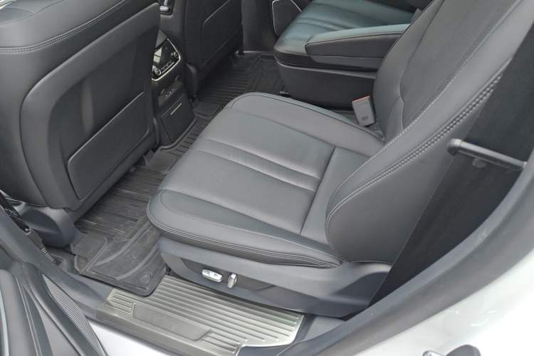 Used Li Auto ONE 2020 Extended-Range 6-Seater Version Left Rear Seat
