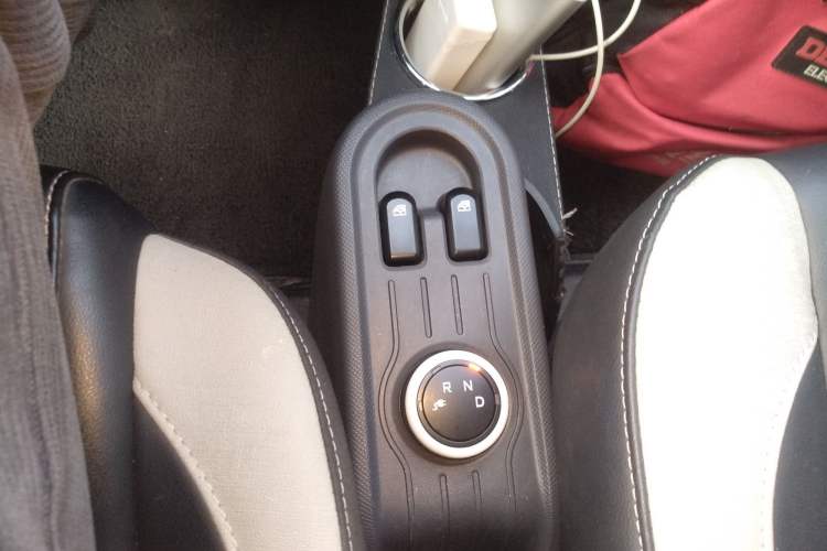 Used Wuling Hongguang MINIEV 2021 Macaron Premium Model – Lithium Iron Phosphate Gear Lever