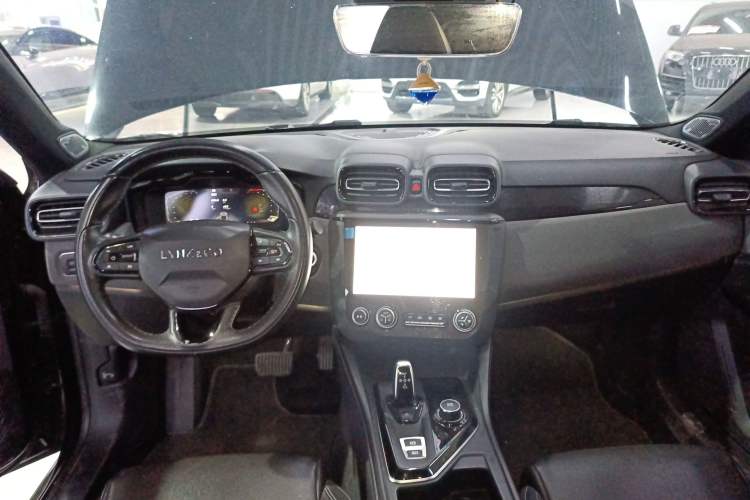 Used Lynk & Co 03 2022 2.0TD DCT JingPro Center Console