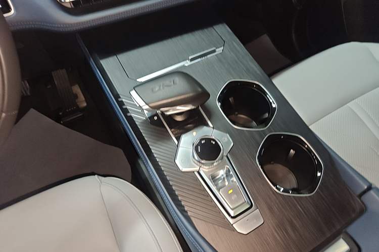 Used CHANGAN UNI-K iDD 2024 Smart Electric iDD 1.5T 135km Smart Enjoyment Model
