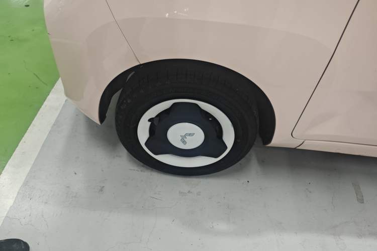 Used Wuling Hongguang MINIEV 2022 Macaron Premium Model – Lithium Ternary Battery Left Front Wheel Hub