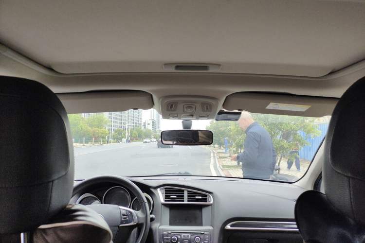 Used Citroen C4L 2014 1.8L Intelligent Drive Manual Version – Dynamic Edition Headliner