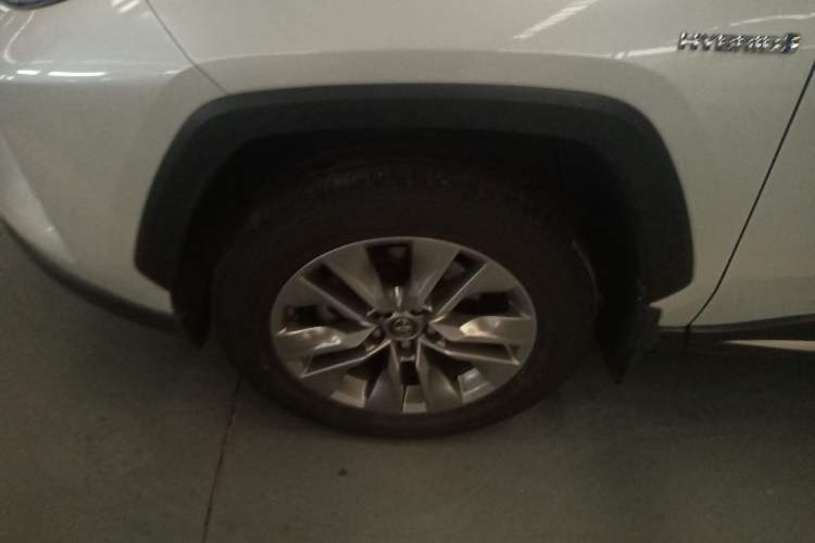 Used Toyota Wildlander 2022 Dual-Engine 2.5L E-CVT Two-Wheel Drive Luxury PLUS Edition Left Front Wheel Hub