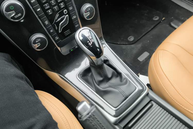 Used Volvo V40 2017 T3 Zhiyi Edition Gear Lever
