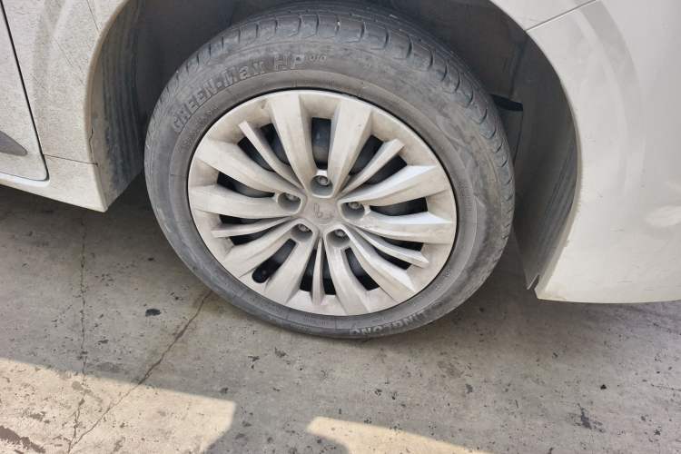 Used Wuling Jiachen 2022 1.5L Manual Enjoyment Elite Model

