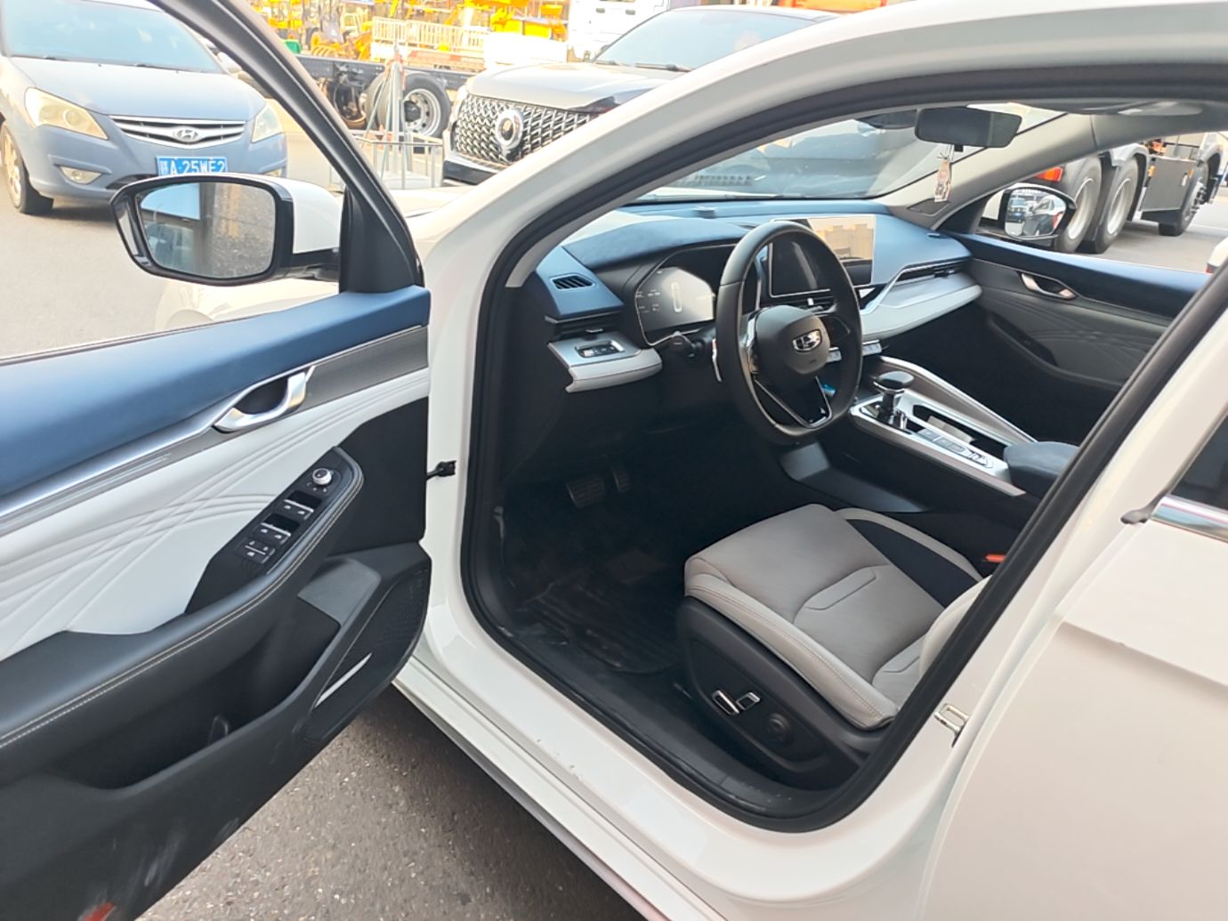 Geely Auto Preface 2023 2.0TD Prestige Version — снимка 18