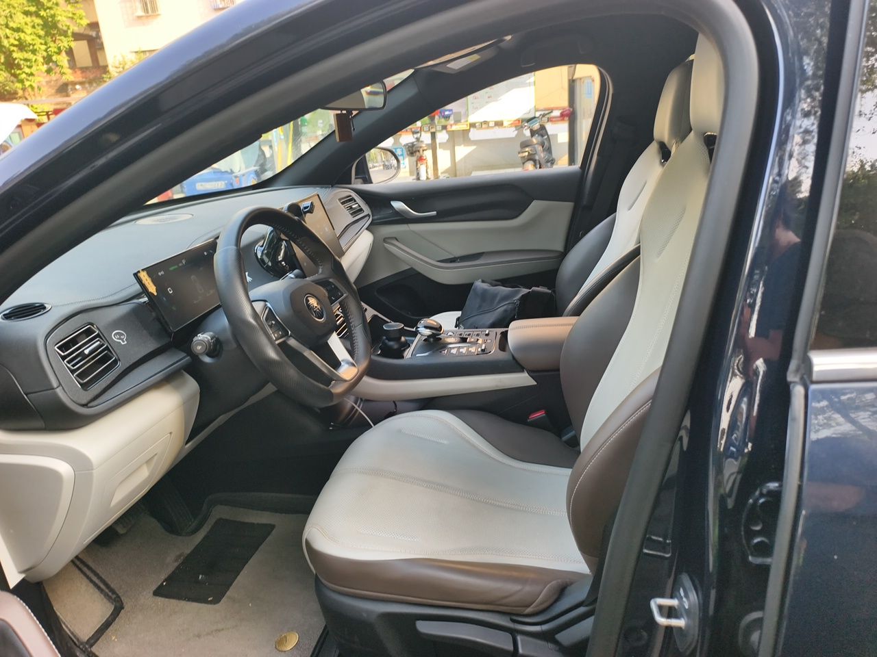 BYD Qin PLUS 2024 HONOR Edition DM-i 55KM Leading Model — снимка 12