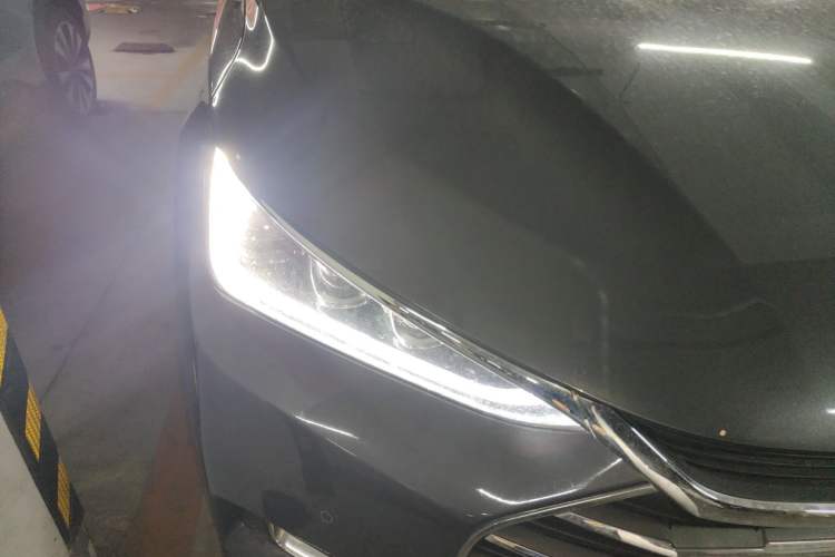 Used BYD Tang 2019 2.0T Automatic SmartConnect Luxury 7-Seater China VI Standard Right Front Headlight