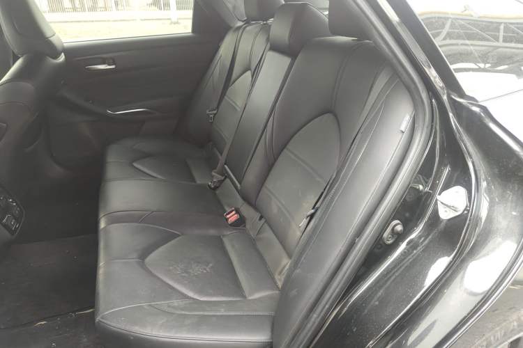 Used Toyota Avalon 2019 2.0L XLE Premium Edition China VI