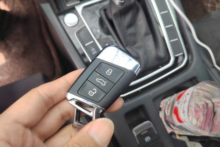 Used Volkswagen Magotan 2017 330TSI DSG Luxury Model Vehicle Key