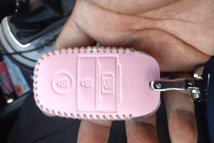 Used Kia Sportage R 2015 2.0L Automatic Two-Wheel Drive DLX Model Interior 1