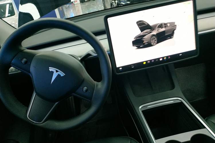 Used Tesla Model Y 2023 Rear-Wheel-Drive Version