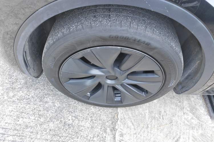 Used Tesla Model Y 2023 Rear-Wheel-Drive Version
