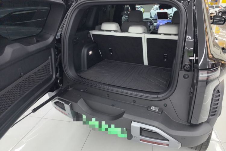 Used Formula Leopard Titanium 3 2025 501KM All-Wheel Drive Intelligent Driving Ultra Version Trunk