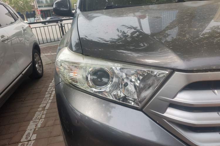 Used Toyota Highlander 2012 2.7L Two-Wheel Drive 7-Seater Luxury Edition