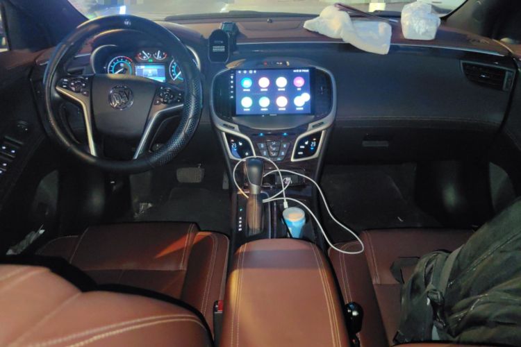 Used Buick LaCrosse 2013 2.4L SIDI Elite Comfort Version Center Console