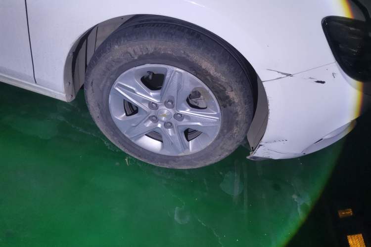 Used Chevrolet Cavalier 2016 1.5L Automatic Enjoyment Edition Right Front Wheel Hub