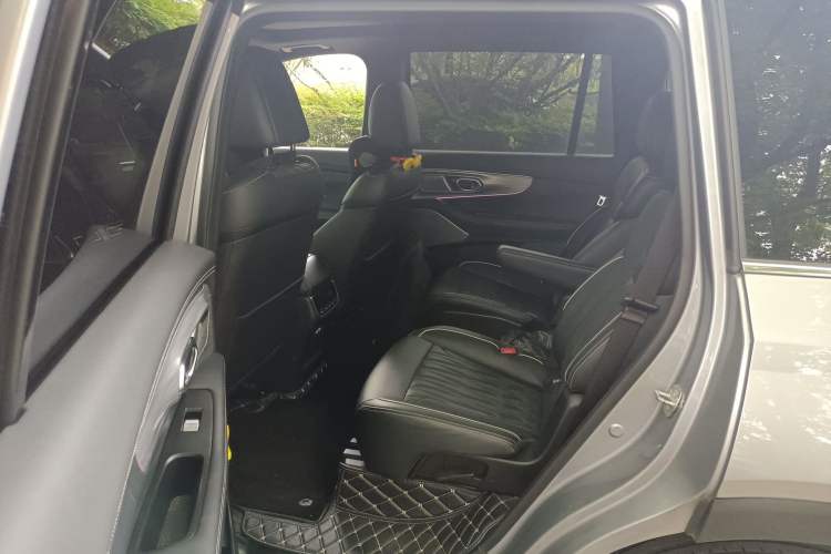 Used GAC Trumpchi GS8 2022 Flagship Series 2.0 TGDI Four-Wheel Drive Luxury Smart Connectivity Version (6 Seats)