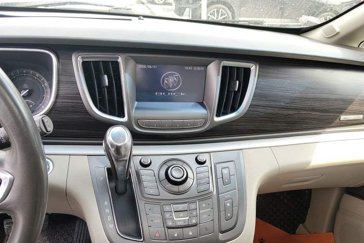 Used Buick GL8 2011 3.0L XT Luxury Business Flagship Edition
