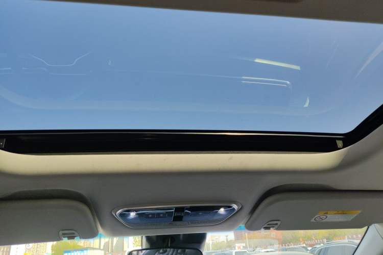 Used SAIC MAXUS G90 2022 2.0T Galaxy Seven-Seater Version
