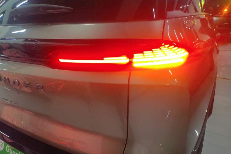 Used Nissan Pathfinder 2024 380 VC-TURBO Four-Wheel Drive Intelligent Driving Version 6 Seats Right Rear Taillight