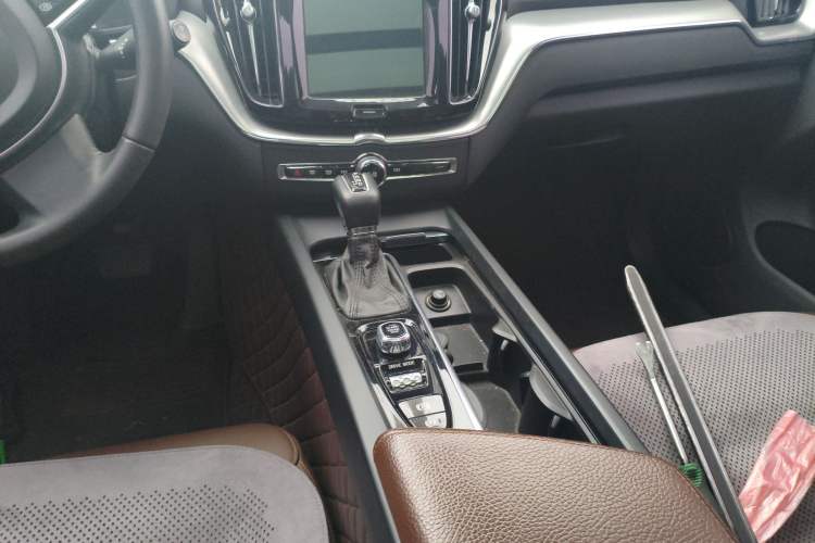 Used Volvo XC60 2019 T5 4x4 Smart Edition China V Standard
