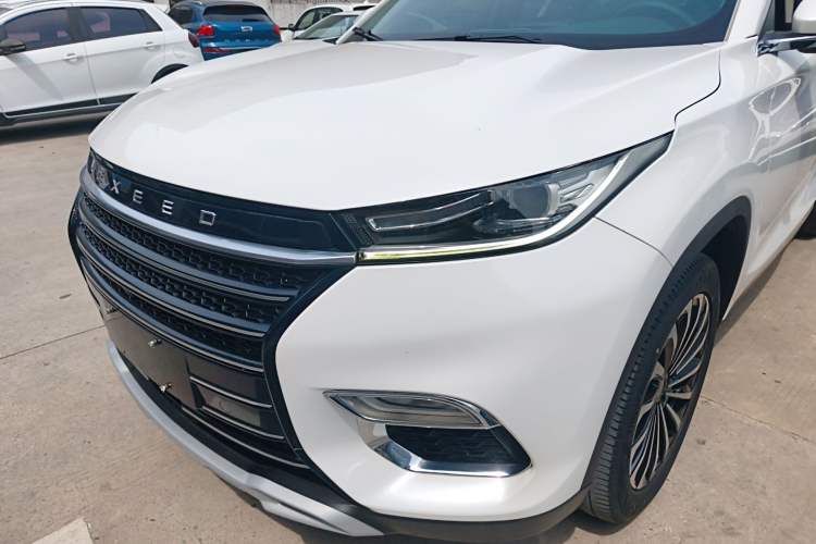 Used EXEED Lingyun 2019 1.6T Two-Wheel-Drive Platinum Edition Left Front Headlight