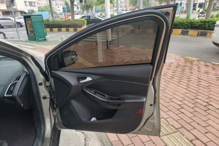 Used Ford Focus 2017 Hatchback EcoBoost 125 Automatic - Ultra-Powerful Style Edition with Smart Drive Features