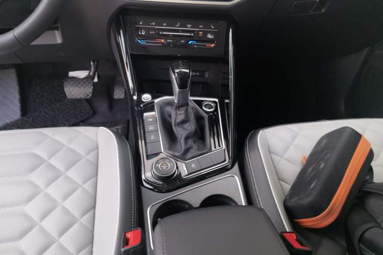 Used Volkswagen Tayron 2023 Revised Version 380TSI All-Wheel Drive R-Line High-Energy Edition
