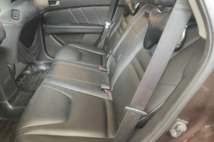 Used Luxgen U6 SUV 2015 1.8T ZhiZun Model Left Rear Seat