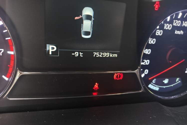 Used Kia K5 2015 2.0L Automatic LUX Odometer Close Up