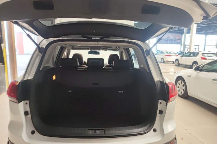 Used Zotye Domy X5 2015 1.5T Manual Luxury Version China IV Standard Trunk