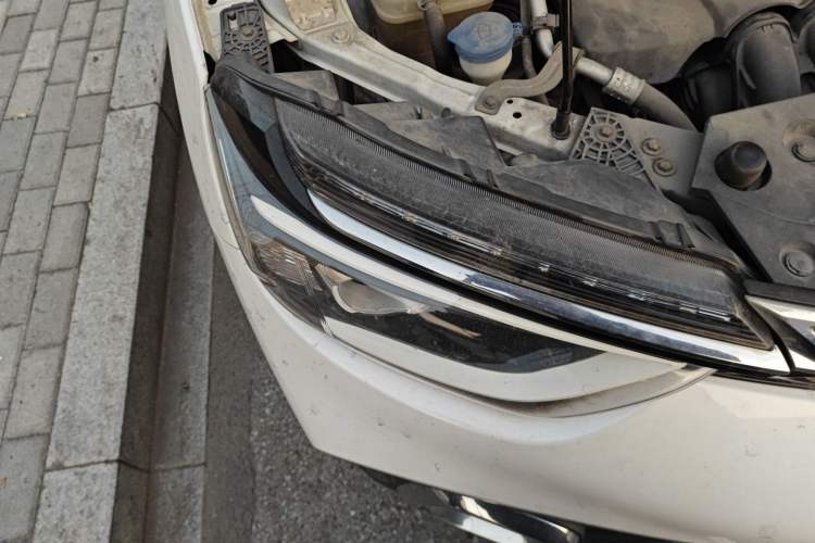 Used Dongfeng Aeolus AX4 2017 1.6L DCT Trendy Style
