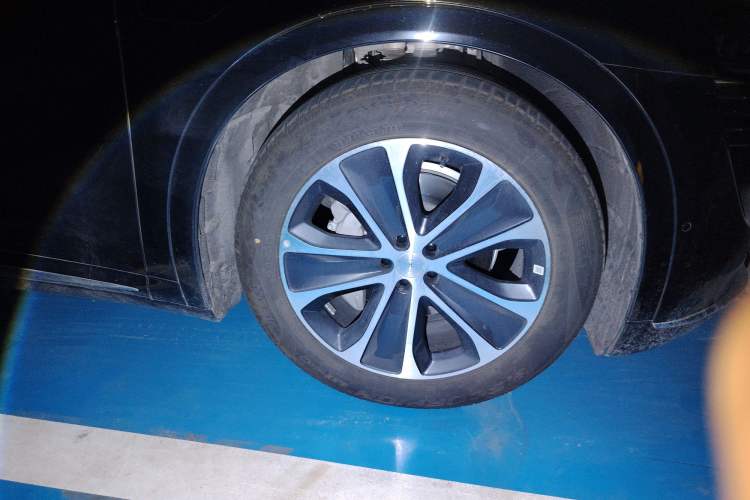 Used Hima Luxeed R7 2024 All-Electric 802 km Max
