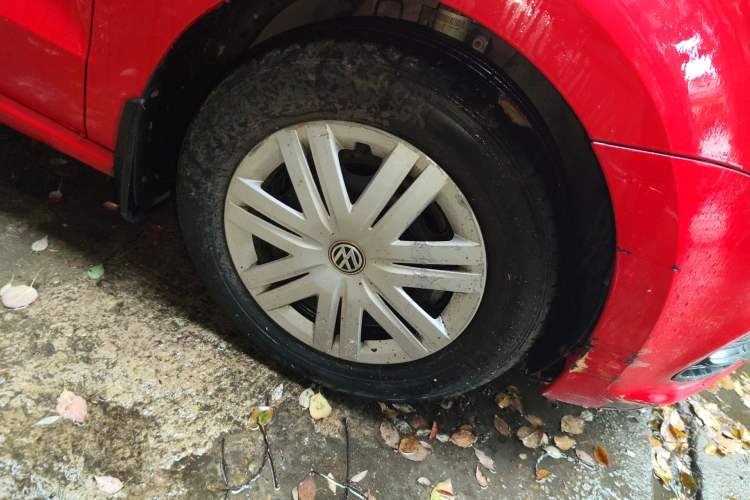 Used Volkswagen Polo 2016 1.4L Automatic Trendy Model Right Front Wheel Hub