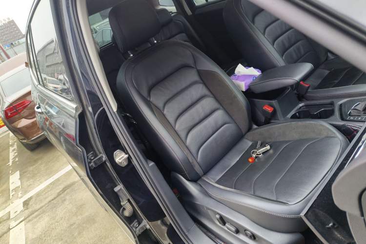 Used Volkswagen Tiguan L 2019 Revised 330TSI Automatic Two-Wheel Drive Smart & Luxury Edition China VI Standard
