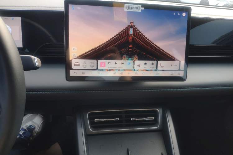 Used BYD Qin L 2025 EV 470KM Leading Edition Audio And AC Panel