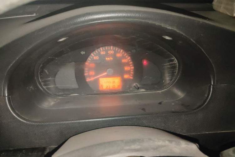 Used Wuling Rongguang 2011 1.2L Base Version
